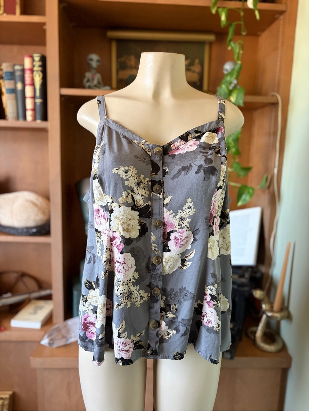 Torrid Gray Pink Floral Camisole Tank Top Size 3 Boho Chic Feminine Cottagecore - Picture 11 of 16